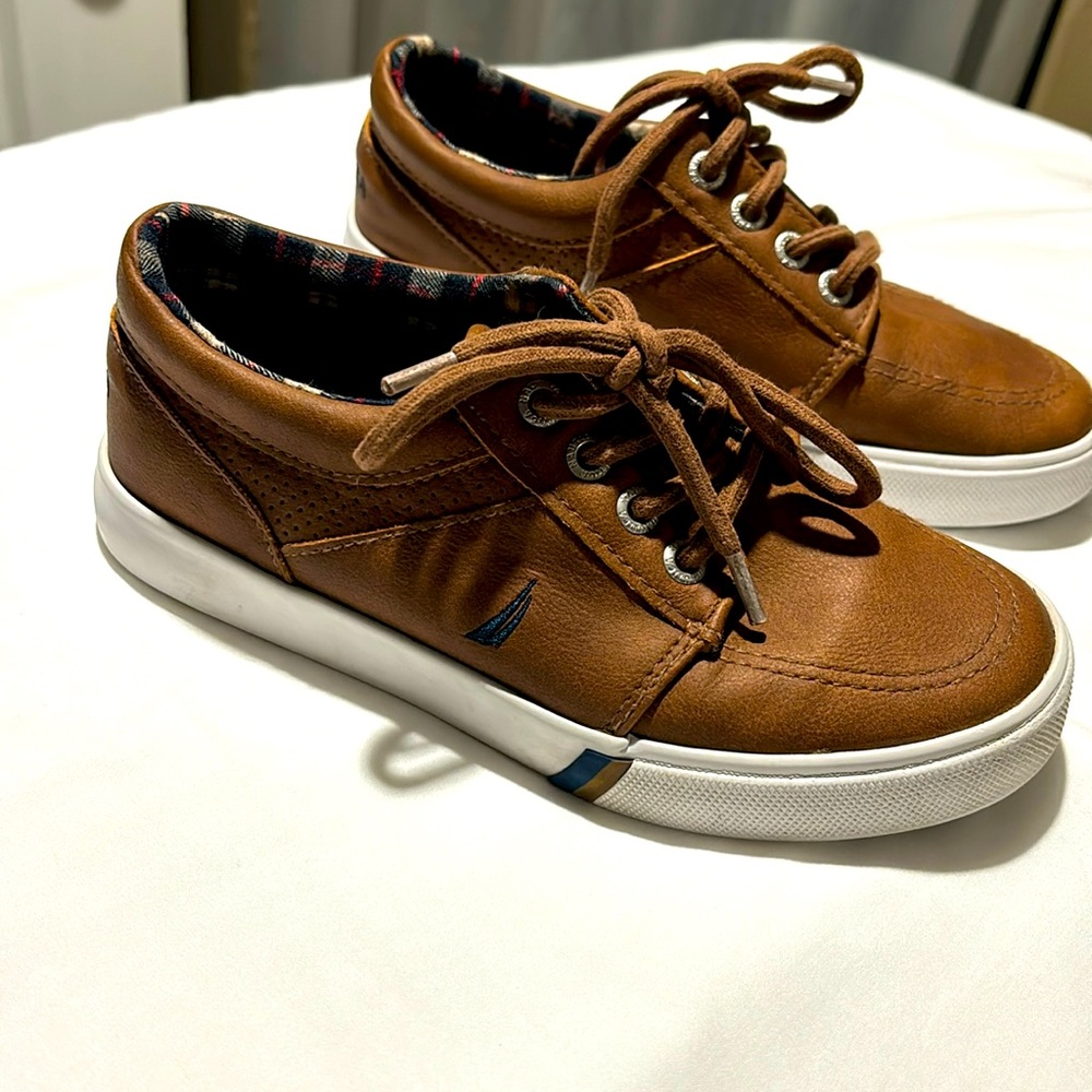 Nautica Boat Shoe boys 13 brown